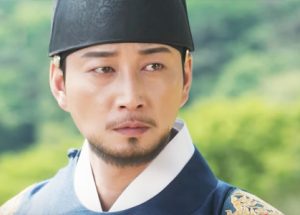 What Is The Story Of “The Queen Who Crowns”?